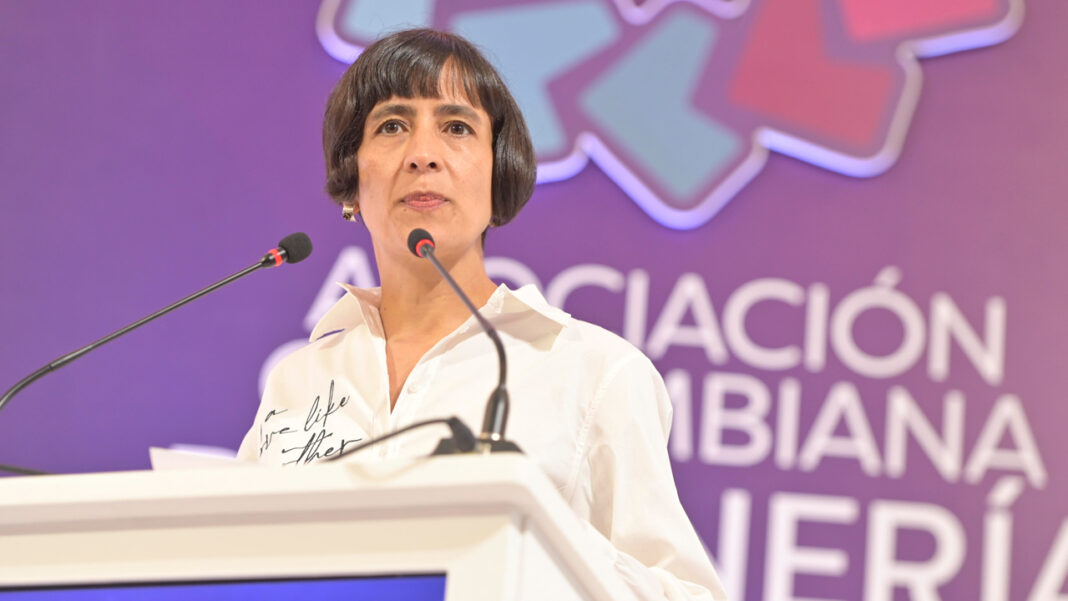 En el marco del desarrollo Congreso Nacional de Minería, la ministra de Ambiente, María Sussana Muhamad, explicó ante el gremio del sector, el decreto reservas temporales que se plantea desde el Gobierno Nacional.