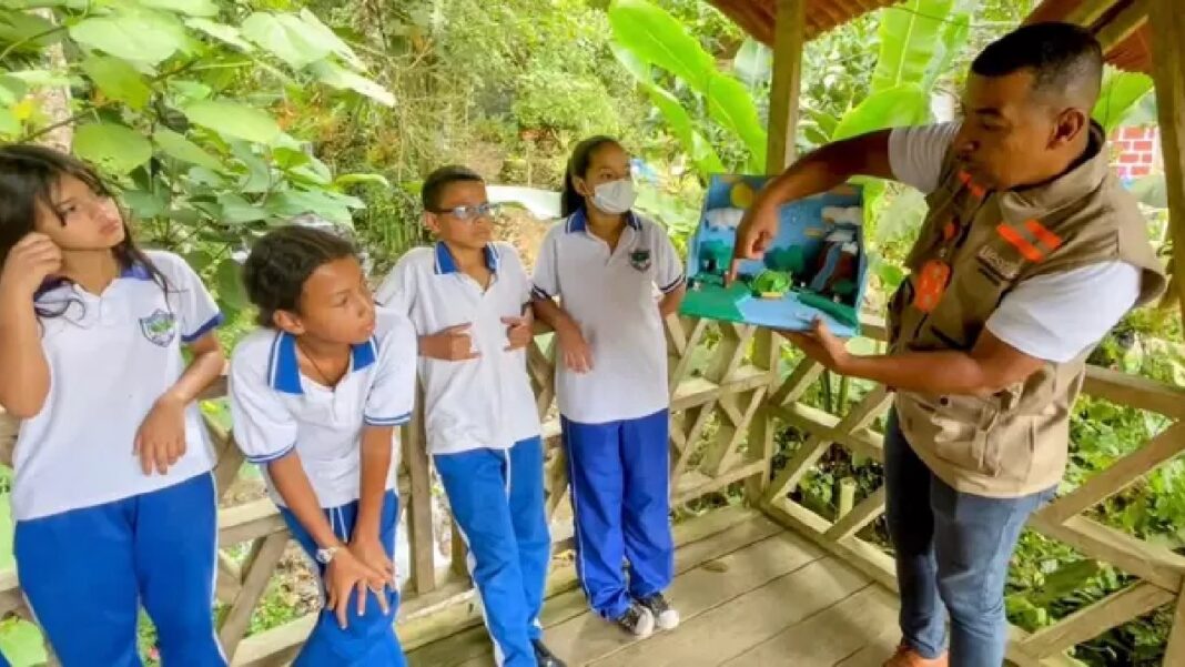 En las ‘Escuelas Saludables’, niños de El Arenillo, aprenden a cuidar el agua en el Valle del Cauca