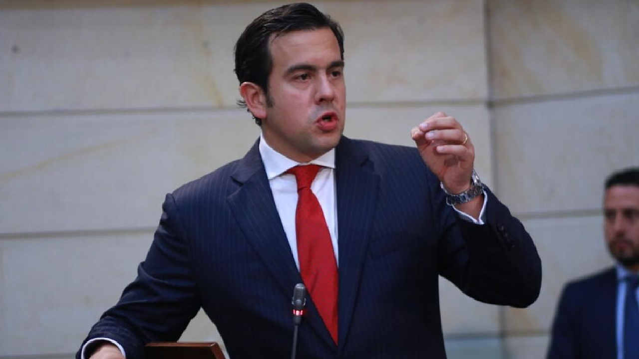 La propuesta de Rodrigo Lara para combatir el desempleo en Bogotá
