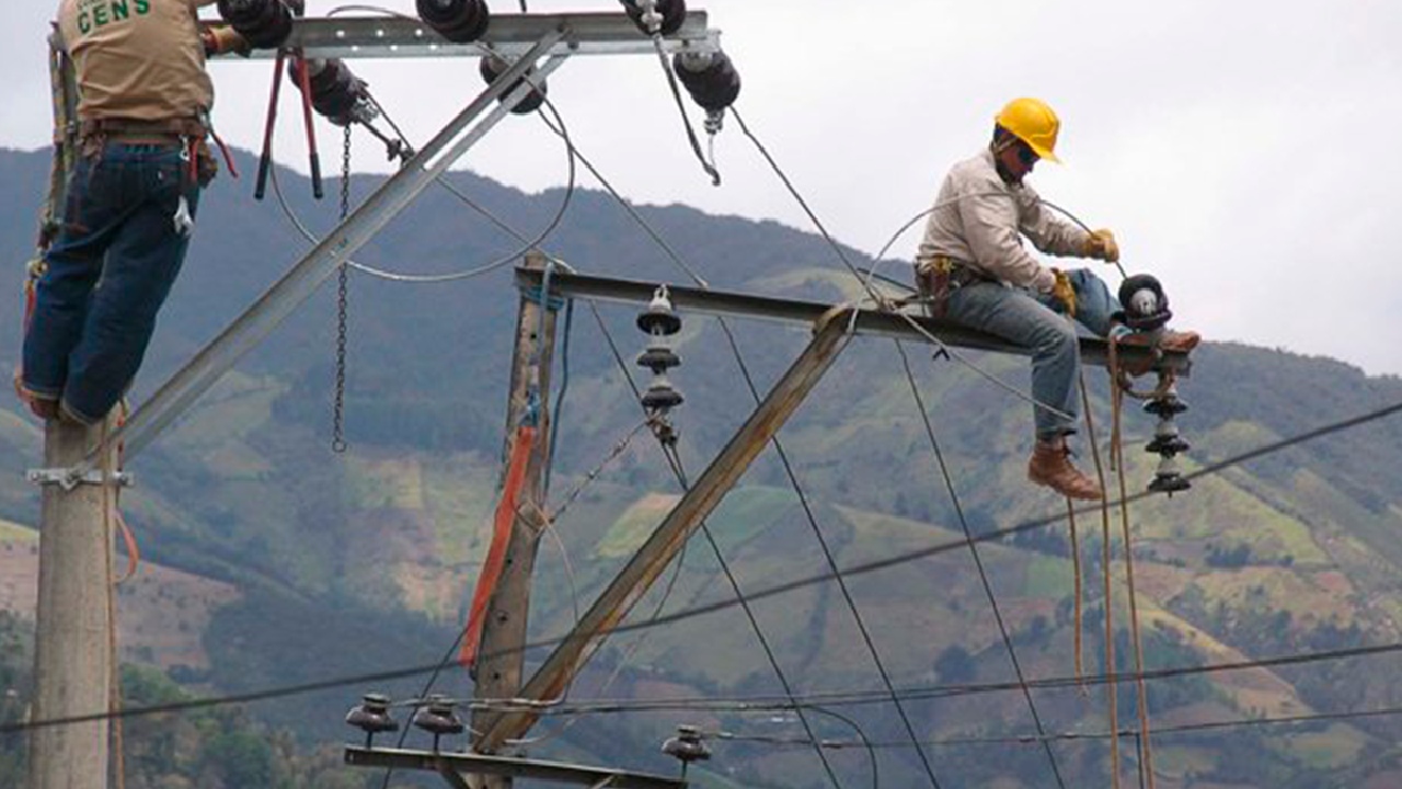 Contralor de Minas y Energía advirtió que hay riesgo inminente de apagón en Colombia