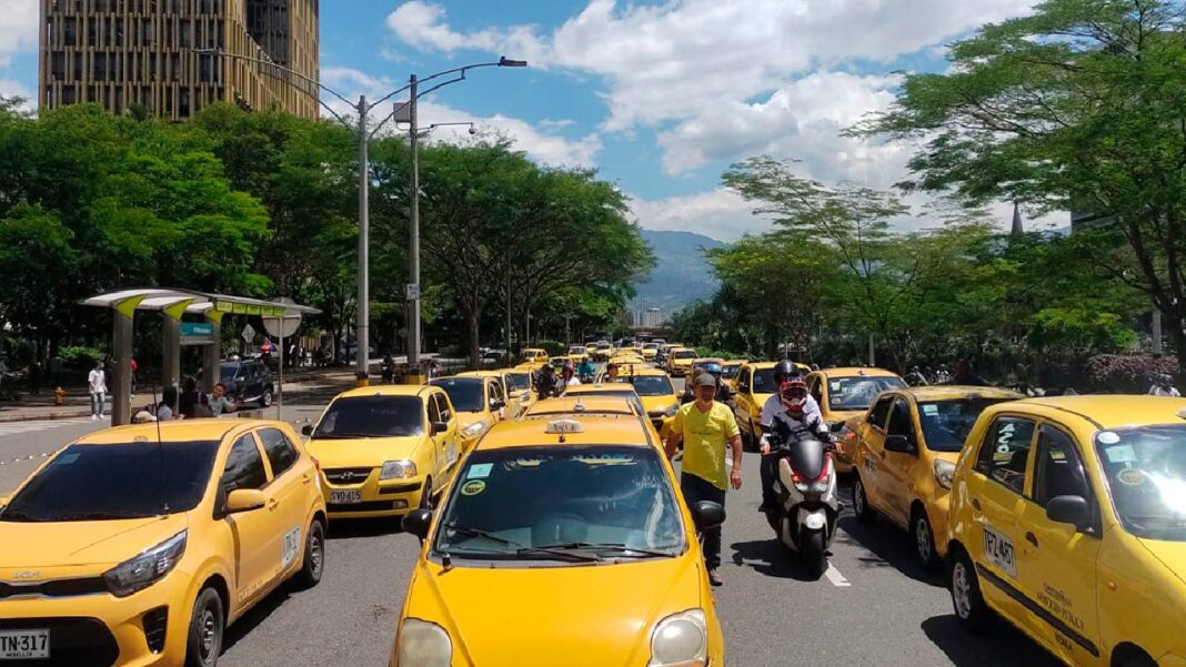 Gobierno Petro inicio el proceso de compensación de combustibles para taxistas