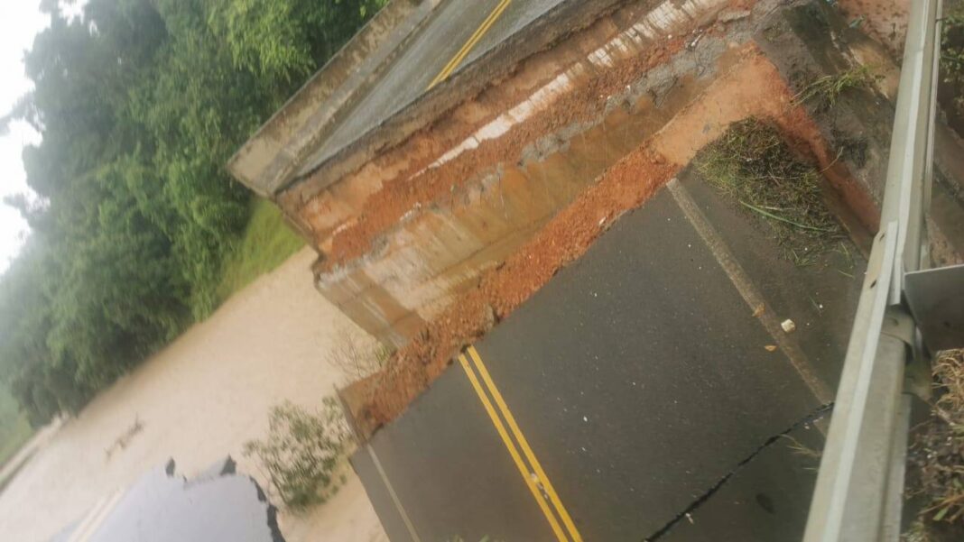 Emergencia en Antioquia: Invías despliega capacidad operativa para atender caída de puente