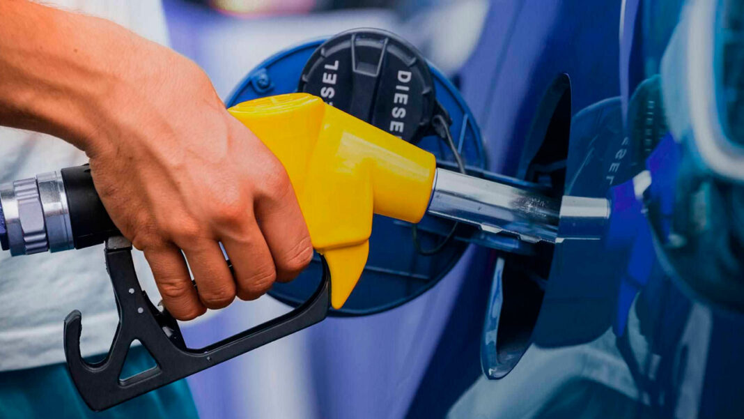 El Centro Regional de Estudios Energéticos (CREE) desarrolló una investigación en la que analizó la política de precios de combustibles en Colombia y otros países, entre los que destacan hallazgos muy interesantes que podrían mitigar el impacto que tiene hoy el ACPM y la gasolina en el país.