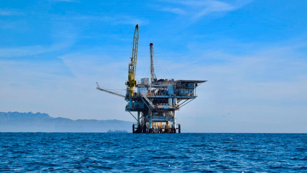 El portal económico Bloomberg Economics, mencionó que un  empeoramiento de la guerra entre Israel y Hamás, representaría un incremento en el precio del petróleo ante una posible participación de Irán en el conflicto.