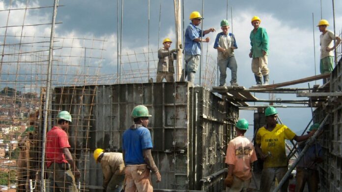 Sector de la construcción en Antioquia perdería hasta 40.000 empleos en el 2024