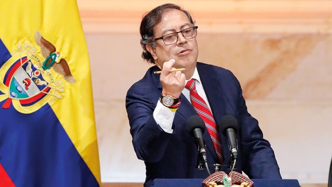 ¿Llamado de atención?: Petro invitó a sus ministros a trabajar en equipo