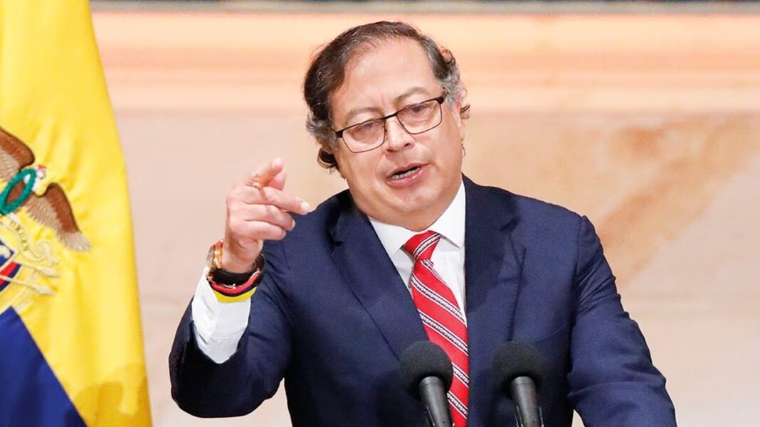 Exfuncionarios le piden a Petro cambiar su postura sobre la guerra en Israel