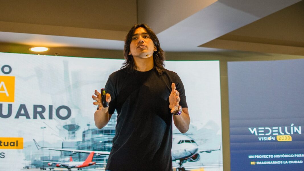 Albert Corredor presentó ante los empresarios de la ciudad su plan “Visión Medellín 2023-2033”