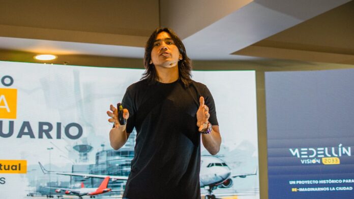 Albert Corredor presentó ante los empresarios de la ciudad su plan “Visión Medellín 2023-2033”