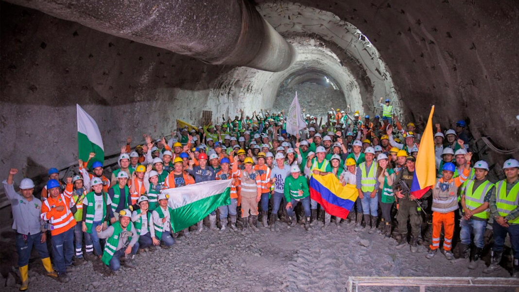 Aníbal Gaviria, gobernador de Antioquia confirmó este vienes 6 de octubre, el fin de las excavaciones del Túnel Guillermo Gaviria Echeverri, el más grande del país.