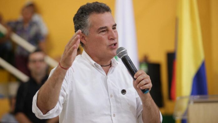 Aníbal Gaviria critica renuncia de Daniel Quintero: 