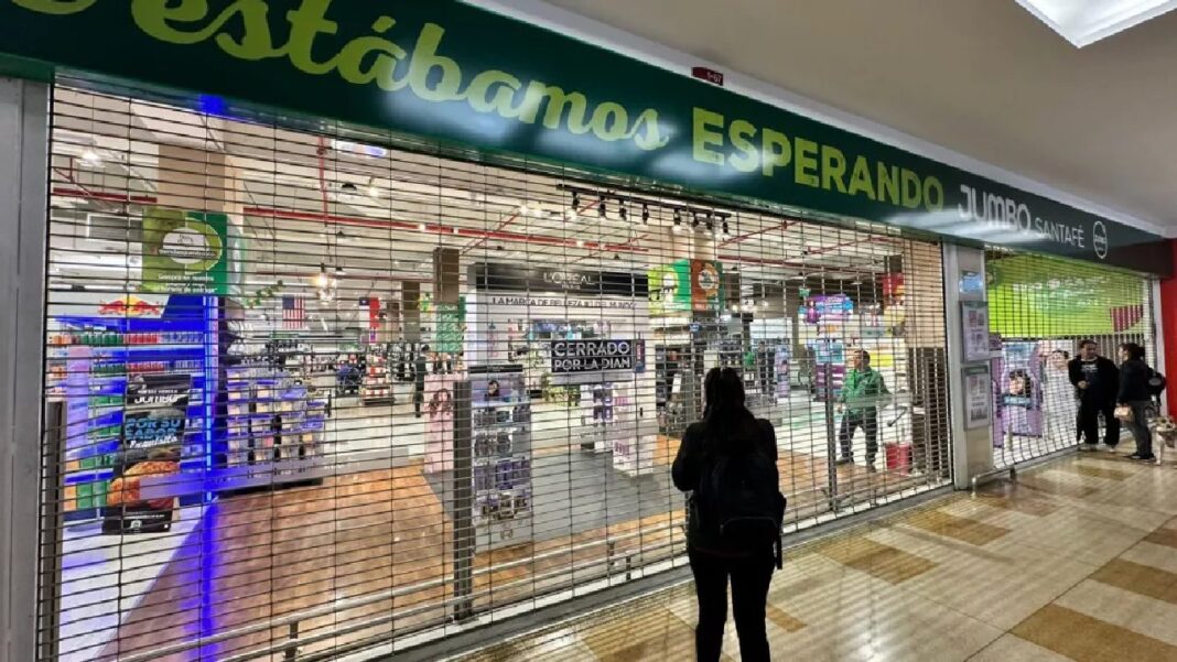 ¿Por qué la Dian selló el Jumbo del Centro Comercial Santafé en Bogotá?