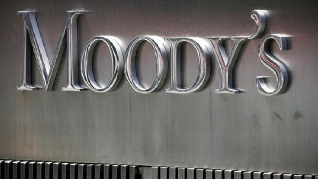 Moody's rebajó la perspectiva de calificación crediticia de Estados Unidos a déficit
