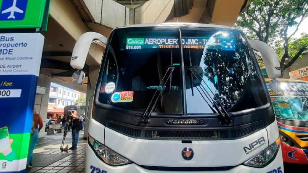 ¿Qué valor tiene la ruta del Metro para viajar en bus desde Medellín al aeropuerto José María Córdova?