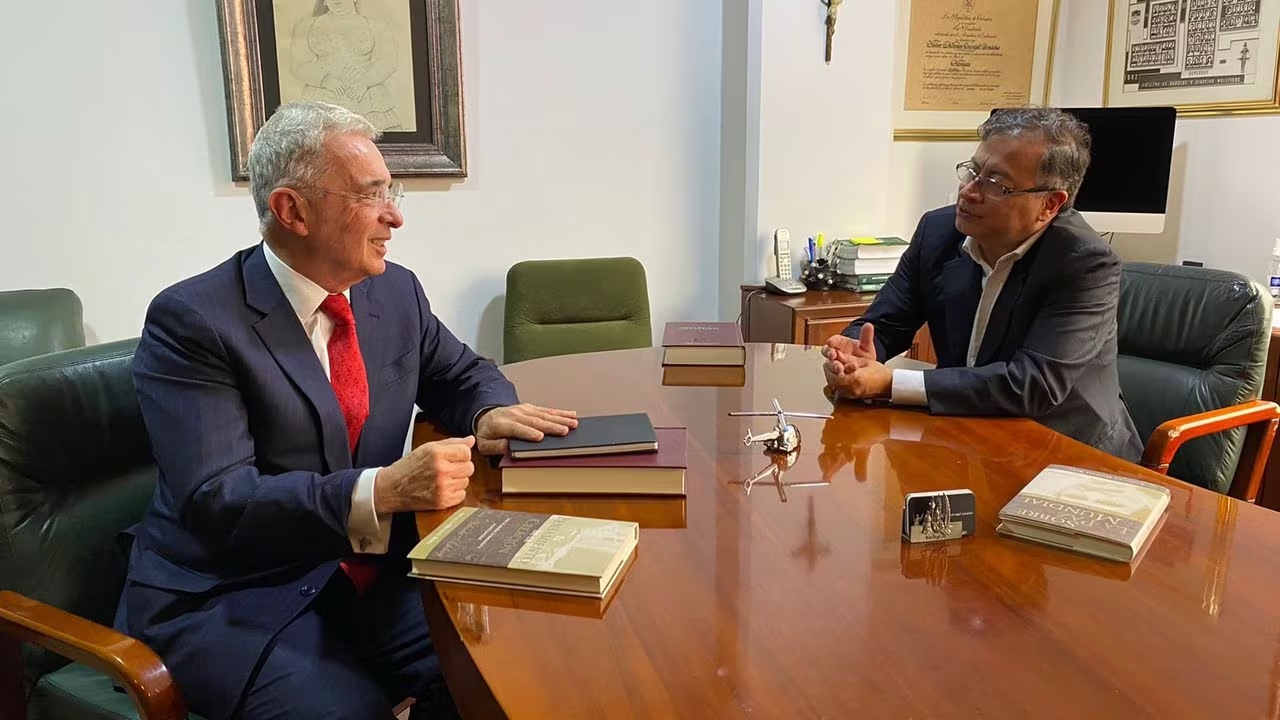¿De qué temas hablarán Gustavo Petro y Álvaro Uribe en su posible encuentro?