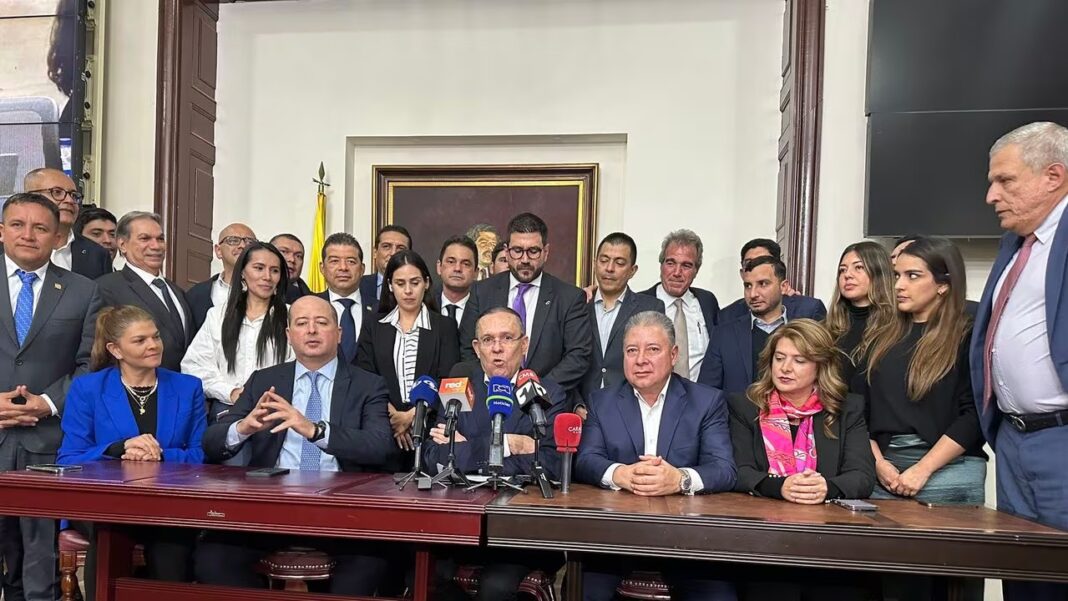 ¿De qué temas hablaron los integrantes del Partido Conservador y el presidente Petro en su encuentro?