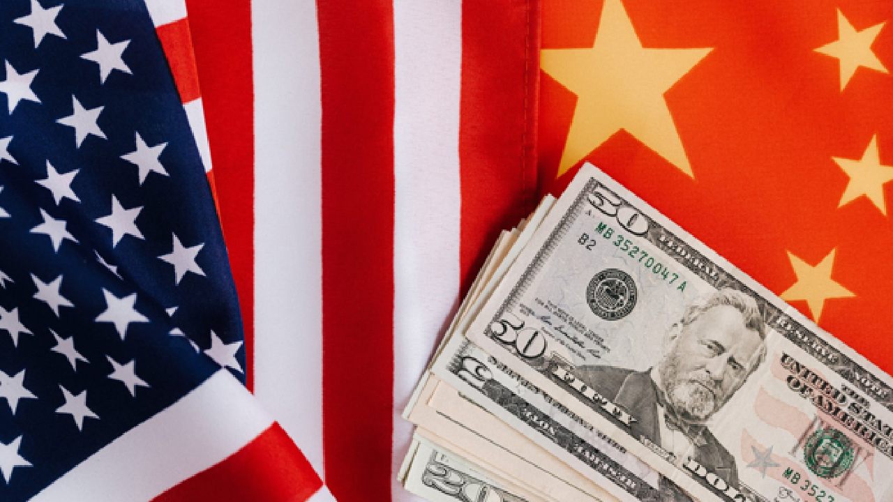 Cómo el dólar se ha vuelto clave para la influencia china en Latinoamérica