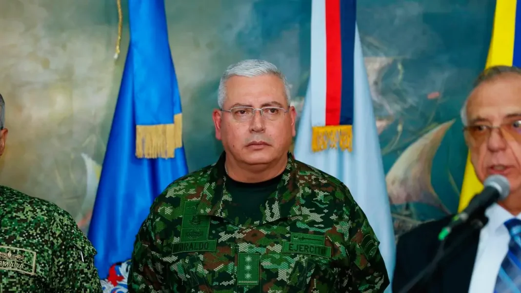 El Comandante de las Fuerzas Militares de Colombia, general Helder Giraldo advirtió que el ELN y disidencias de las Farc estarían planeando una ofensiva en contra de los miembros de la Fuerza Pública en está época de fin de año.