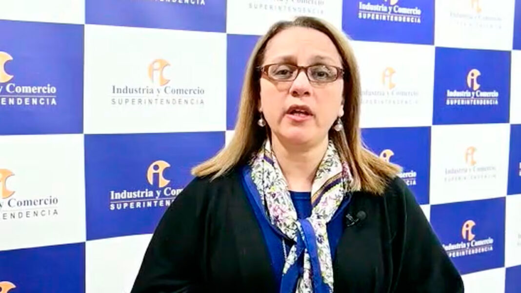 María del Socorro Pimienta, superintendente de Industria y Comercio, fue declarada insubsistente tras polémicas decisiones y vínculos controvertidos que la apartan de su cargo en la SIC