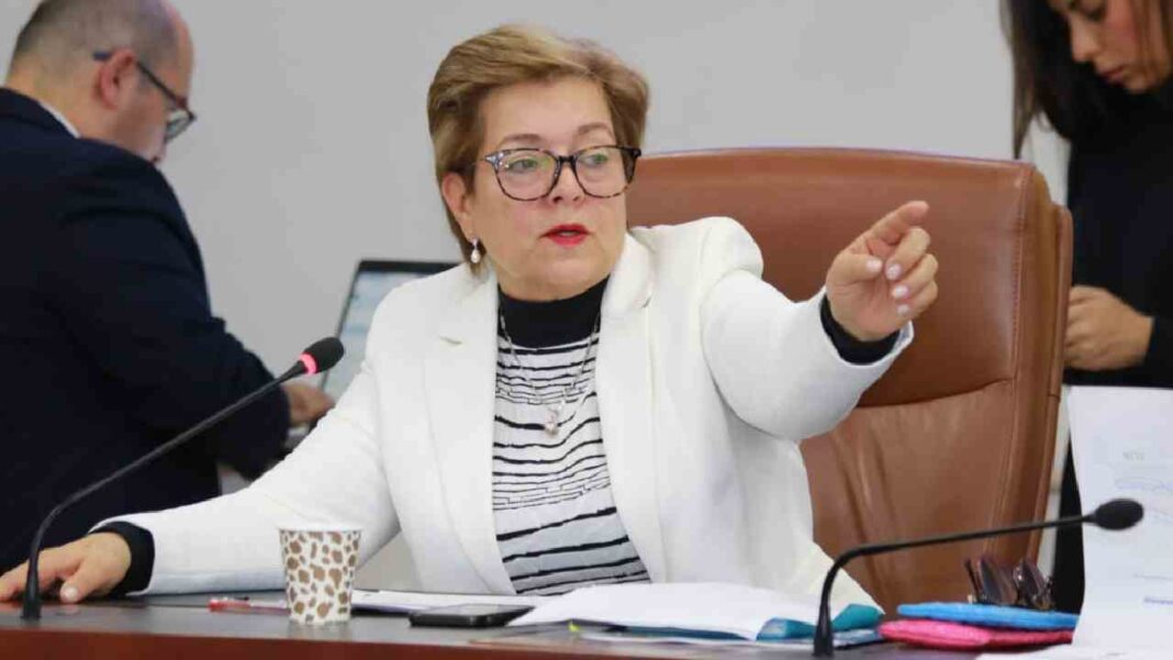 Ministra de Trabajo no descarta aumento de dos dígitos en salario mínimo para 2024