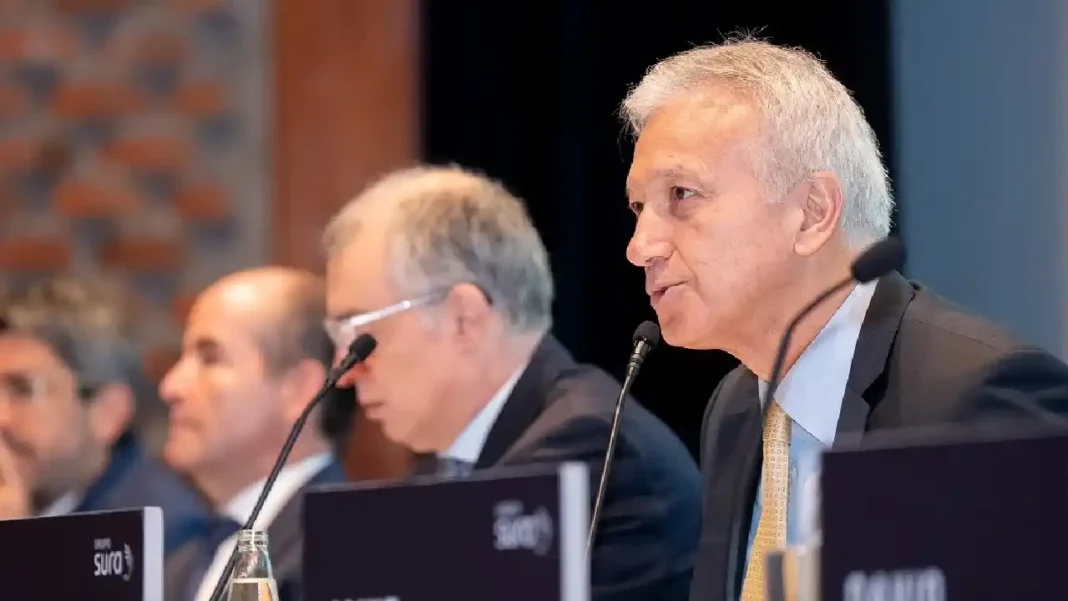 Preocupación entre minoritarios de Sura y Argos por cambio en reglas de OPA propuesto por MinHacienda