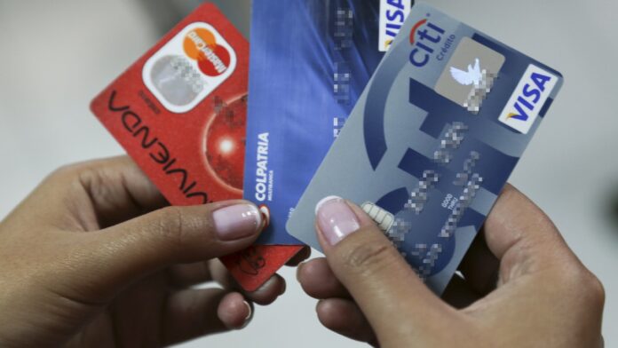Baja la tasa de Usura y compras navideñas con tarjeta de crédito serán más económicas