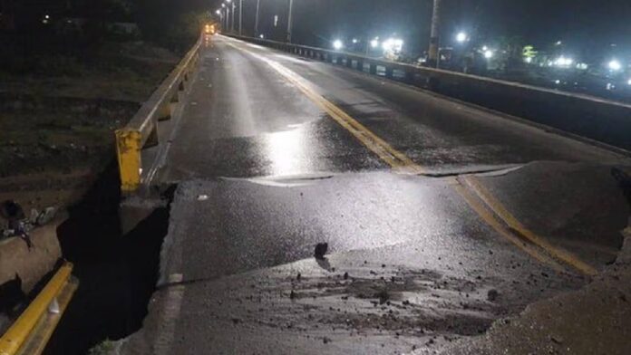 Conductores en Antioquia han perdido más de $4.000 millones por cierre del puente Tonusco