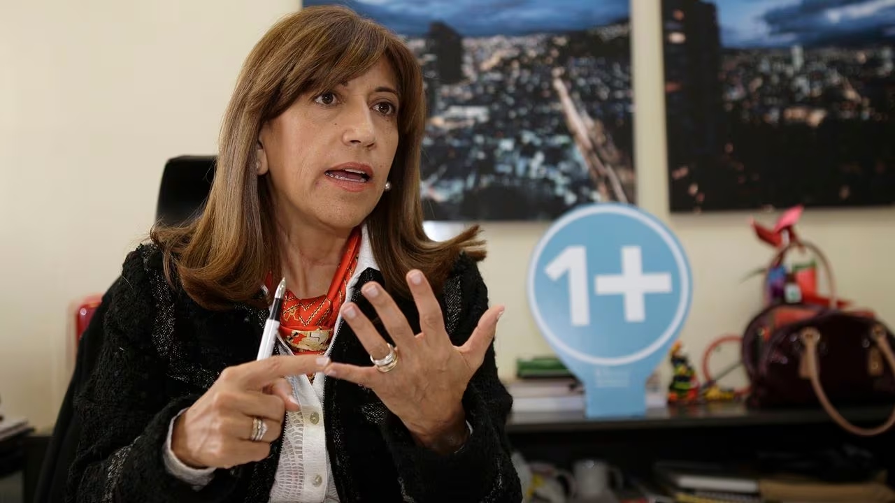 Fiscalía citará a declarar a Martha Lucía Zamora tras declarar presuntas irregularidades en la licitación de pasaportes