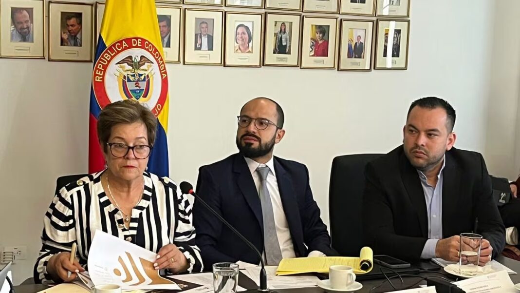 Sindicatos piden aumento del 18% del salario mínimo para el 2024