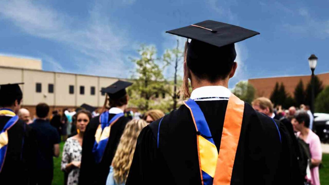 Universidad Europea reafirma su compromiso con Colombia lanzando programa de becas para funcionarios públicos