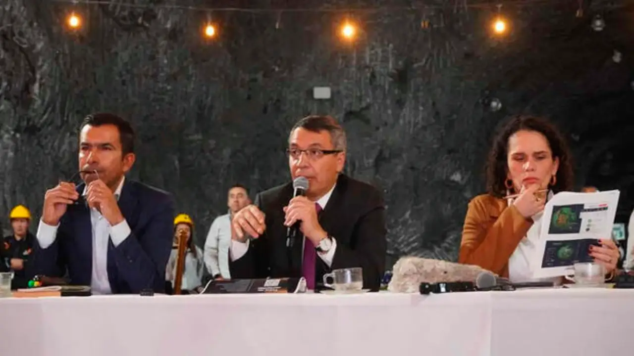 El ministro de Transporte se reunió con el gobernador de Cundinamarca, Jorge Emilio Rey y alcaldes del departamento para abordar los proyectos de infraestructura y movilidad que se implantará en la región durante los próximos años.