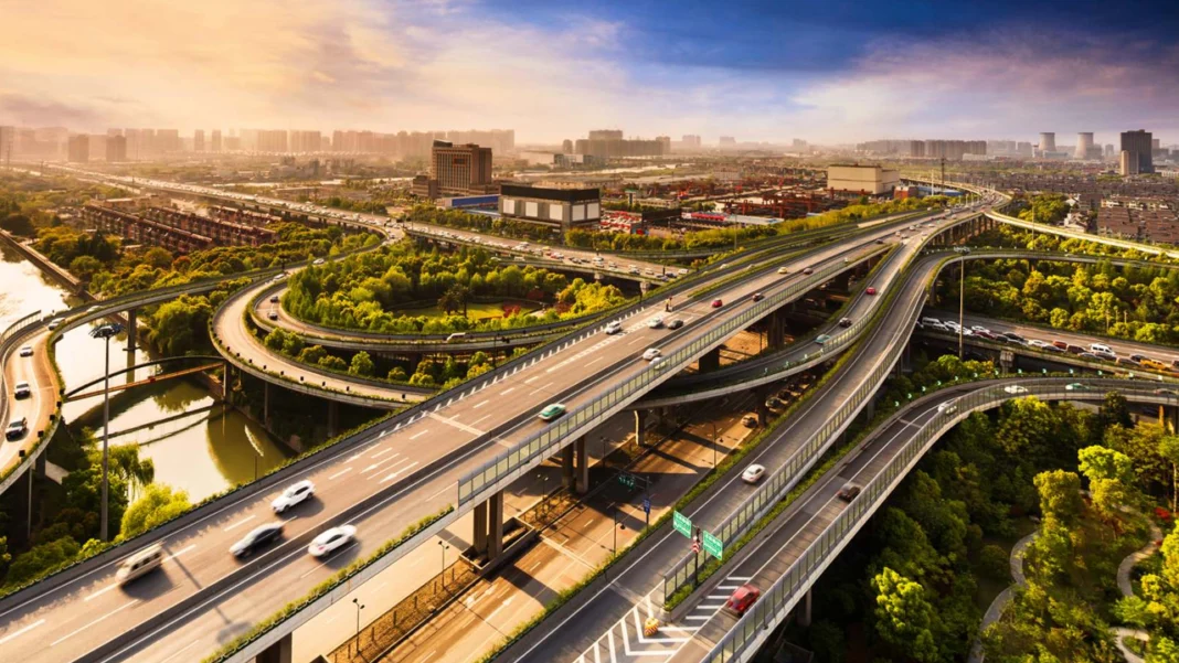 CIFI avanza en Colombia con una emisión de bonos por COP$250 mil millones para potenciar proyectos de infraestructura, consolidándose como un actor clave en el desarrollo económico regional.