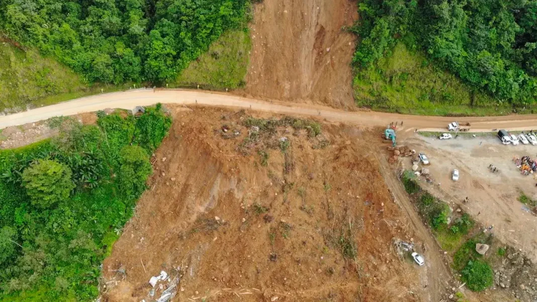 La vía Medellín - Quibdó vuelve a estar en la cuerda floja, luego que dos contratistas se declararán en insolvencia y crece la incertidumbre de qué sucederá con la mal llamada 