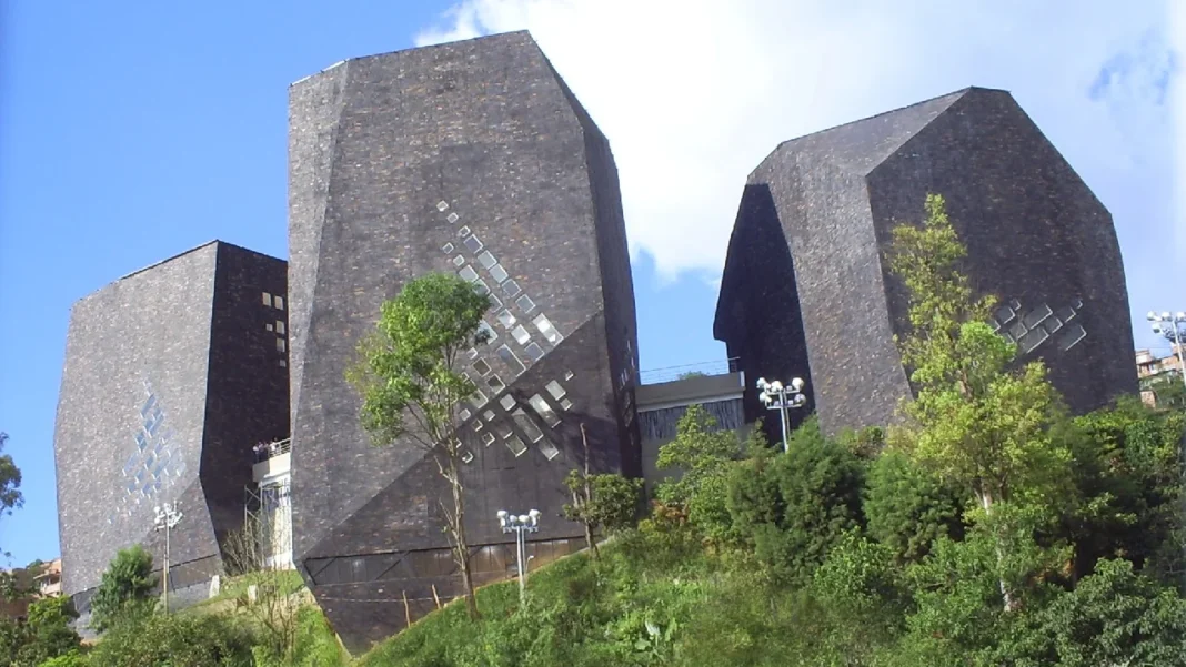 Sistema de Bibliotecas Públicas de Medellín abrirá sus puertas de forma gradual