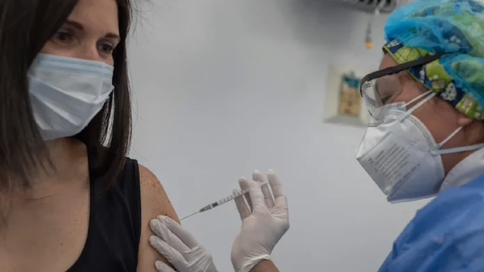 Ministerio de Salud habría dejado vencer 1 millón de vacunas pediátricas
