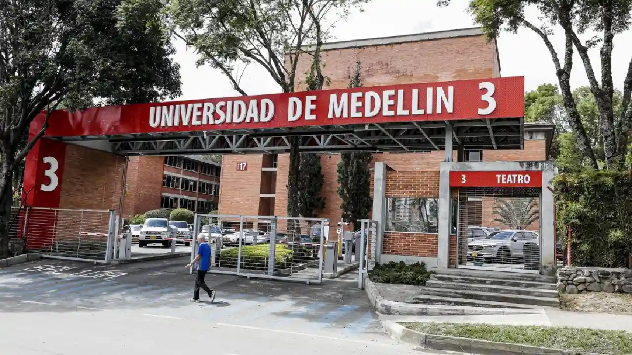 Condena a exfuncionarios de UdeM por falsedad en titulación de Julián Bedoya