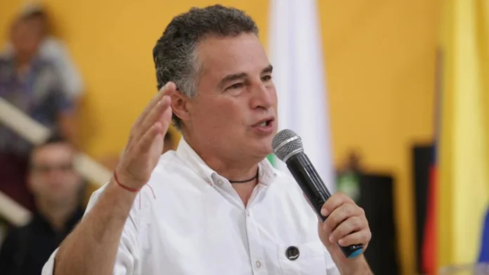 Aníbal Gaviria califica el centralismo en el país como asfixiante, paquidérmico y propone una Colombia Federal