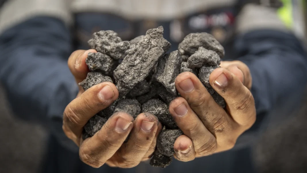 Carbón térmico colombiano se mantiene como principal producto mineral de exportación y destaca en mercados globales