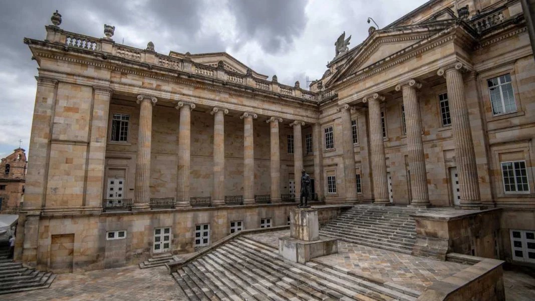 El Congreso de Colombia evaluará en el 2024 reformas cruciales propuestas por el Gobierno, incluyendo salud, trabajo y pensiones, ante un escrutinio político riguroso.