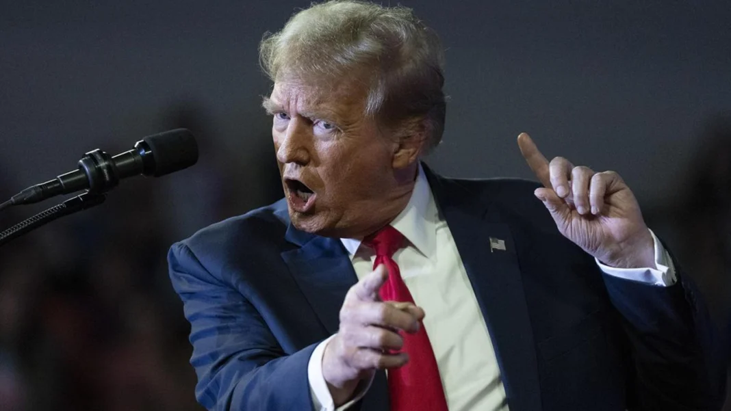 Trump promete expulsiones masivas de migrantes y cuestiona la seguridad de la OTAN ante Rusia durante un fervoroso acto de campaña en Carolina del Sur. Sus declaraciones generan controversia tanto en materia migratoria como en política internacional.