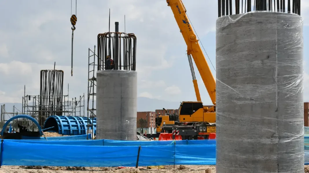 El Metro de Bogotá toma forma: columnas viaducto se elevan en el oriente del Canal Cundinamarca