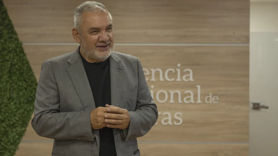 Gerardo Vega Medina renunció a su cargo como director de la Agencia Nacional de Tierras (ANT), luego de liderar durante 16 meses una gestión que ha dejado un impacto significativo en la formalización de la propiedad rural en Colombia.