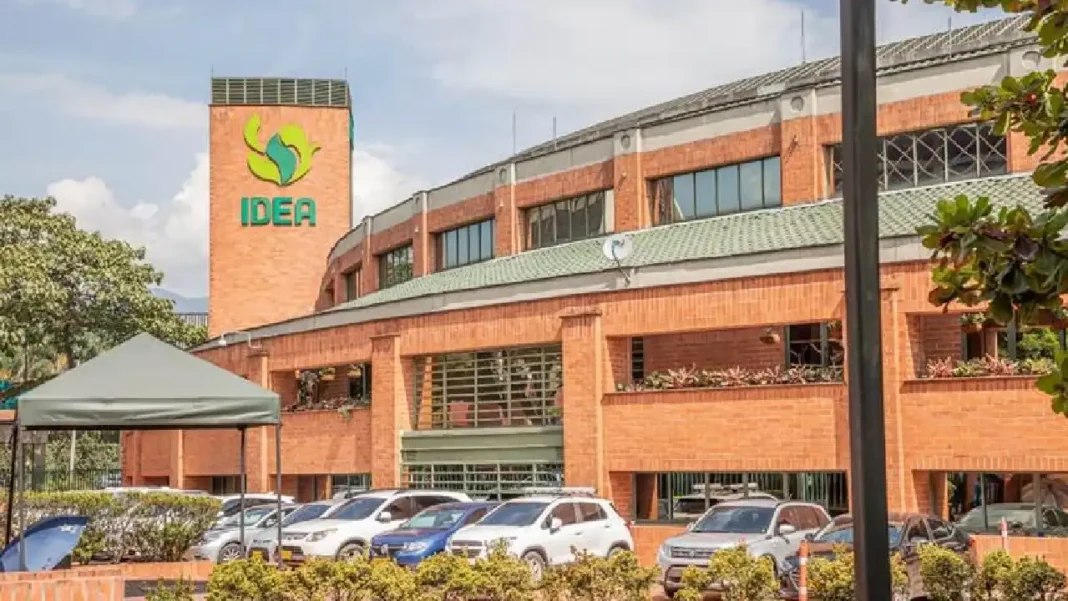 IDEA Antioquia recibe calificación triple A (AAA) por Fitch Ratings: un impulso al desarrollo regional