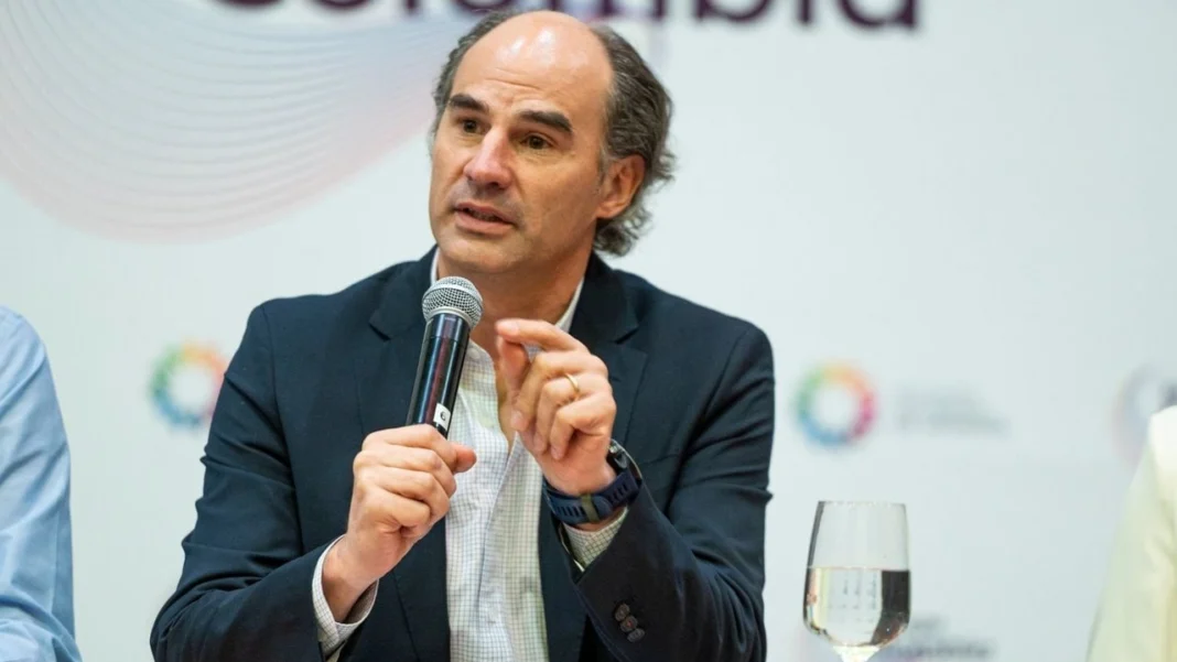 Juan Camilo Nariño presidente de la ACM. Expone sus perspectivas del sector minero, la incertidumbre ante los decretos del Gobierno Nacional y la importancia de la minería en el país.