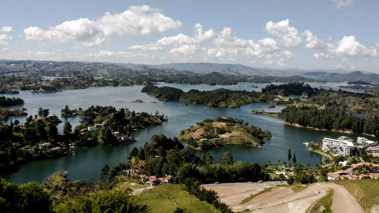 Crisis por el fenómeno de El Niño en Guatapé: escasez de agua afecta a cerca 1,800 personas