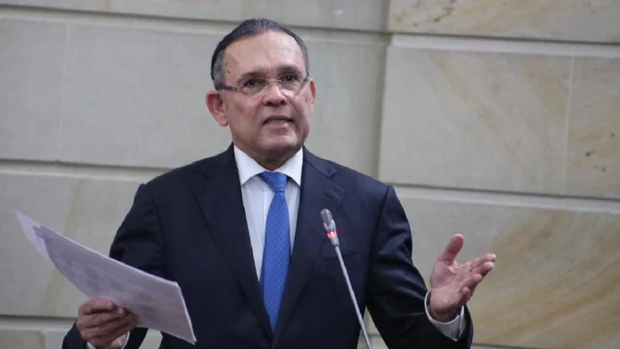 Efraín Cepeda Sarabia renunció a la presidencia del Partido Conservador