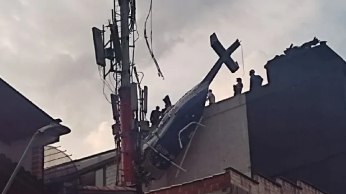 Video | Helicóptero cayó en Medellín por fuertes vientos