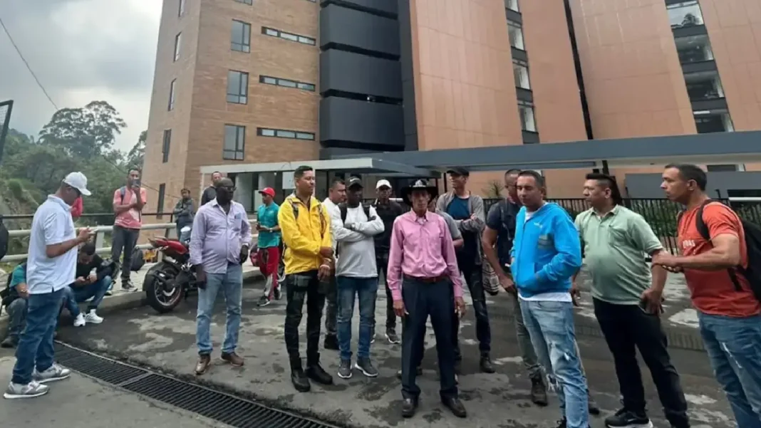 Acierto Inmobiliario enfrenta protestas por aparentes retrasos en pagos en Las Palmas