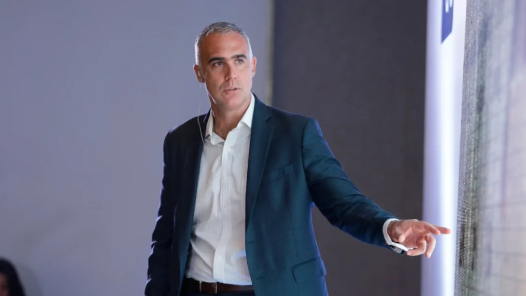 Marcelo Cataldo explicó ante Concejo de Medellín la venta de infraestructura pasiva y unificación de red de acceso móvil de Tigo