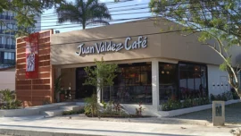 Tienda Juan Valdez, México, lugar donde los jóvenes en la empresa cobran relevancia.